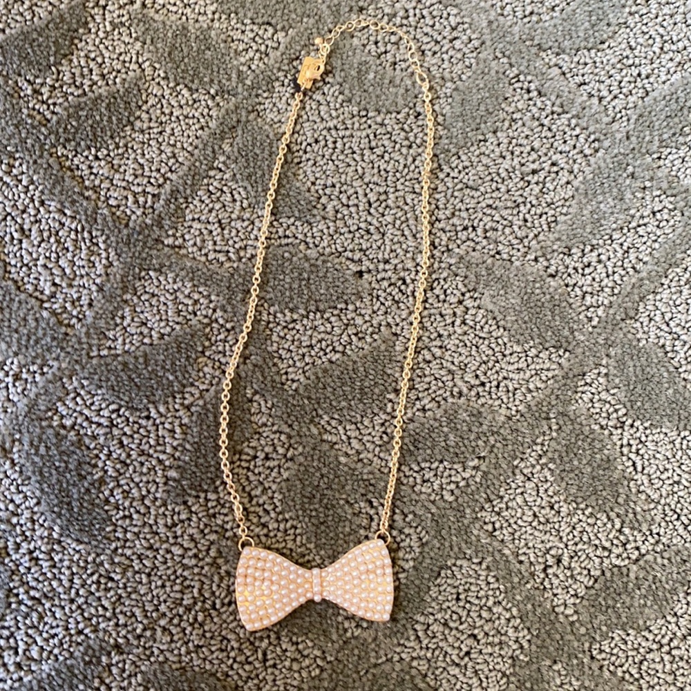 Gold bow necklace with faux pearls BRAND NEW